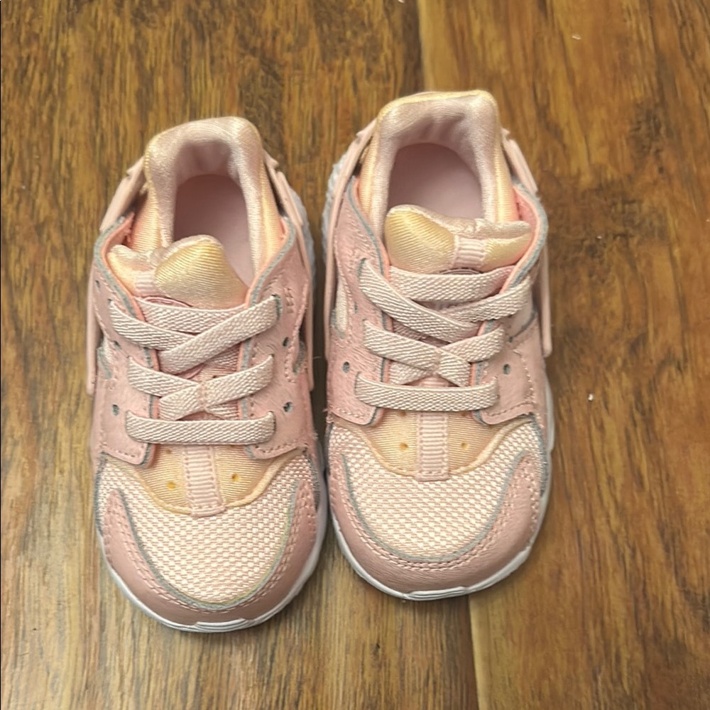 Nike Pink Sneakers Supportive Design